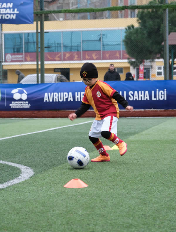 Kağıthane Galatasaray Futbol, Cimnastik Spor Okulu